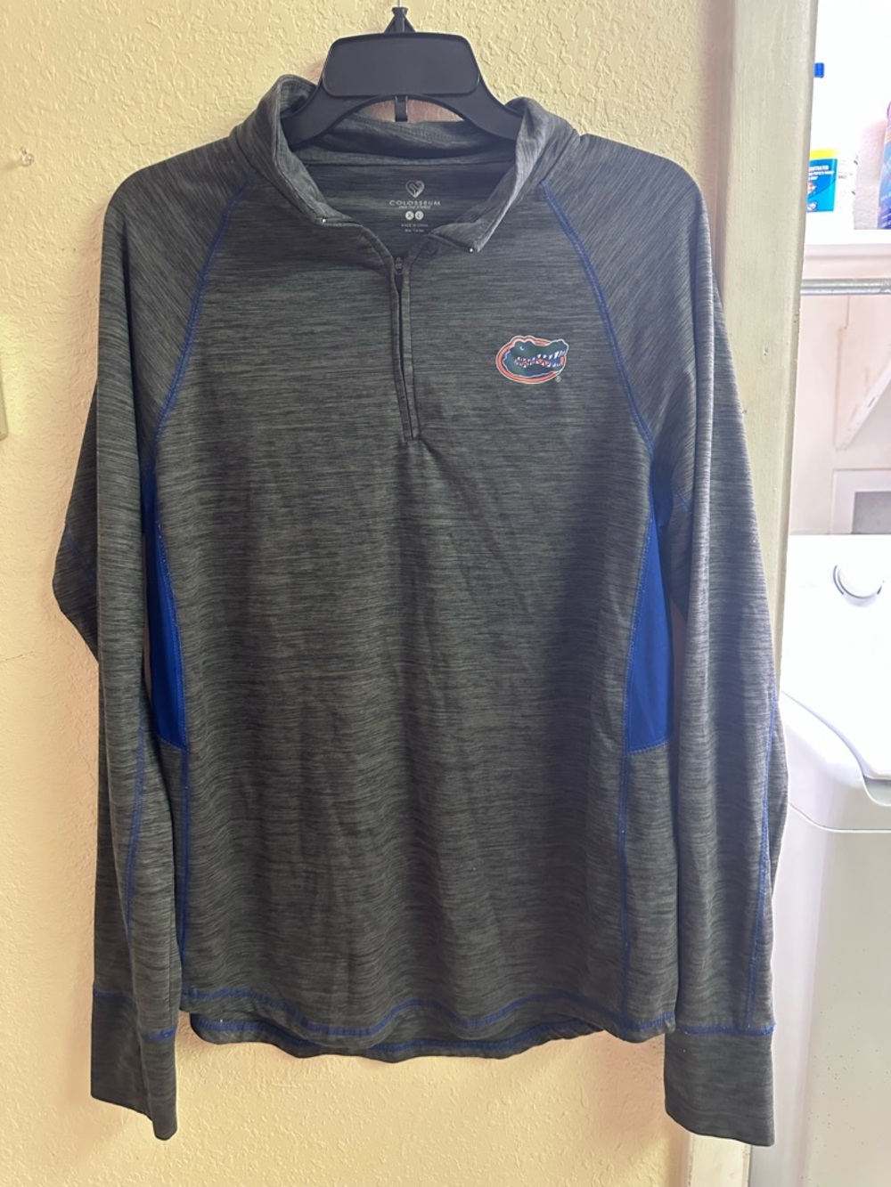 Colosseum Gray Heather Quarter-Zip Hooded Pullover with Blue Accents